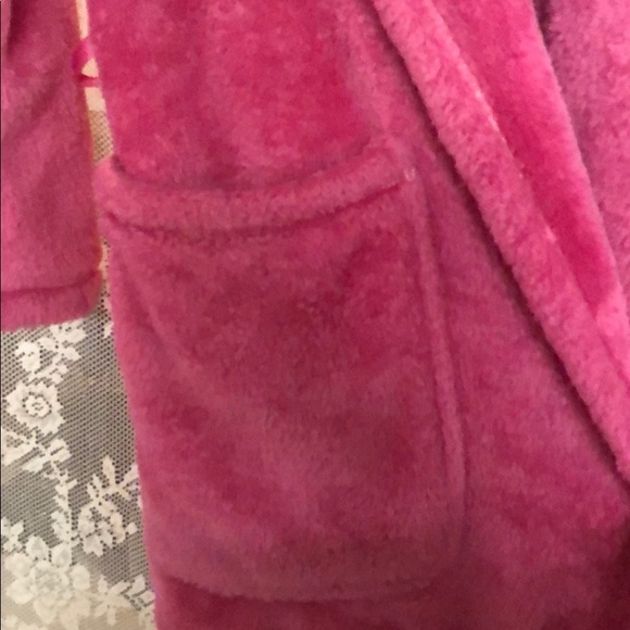 Soft plush robe - Picture 2 of 3